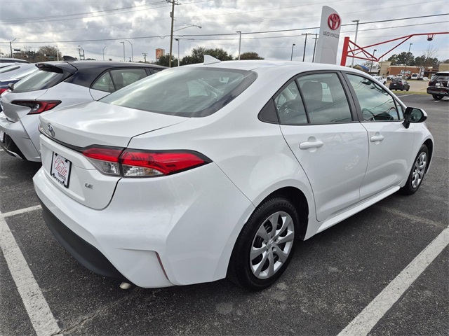 Used 2024 Toyota Corolla LE with VIN 5YFB4MDE6RP123010 for sale in Northfield, Minnesota