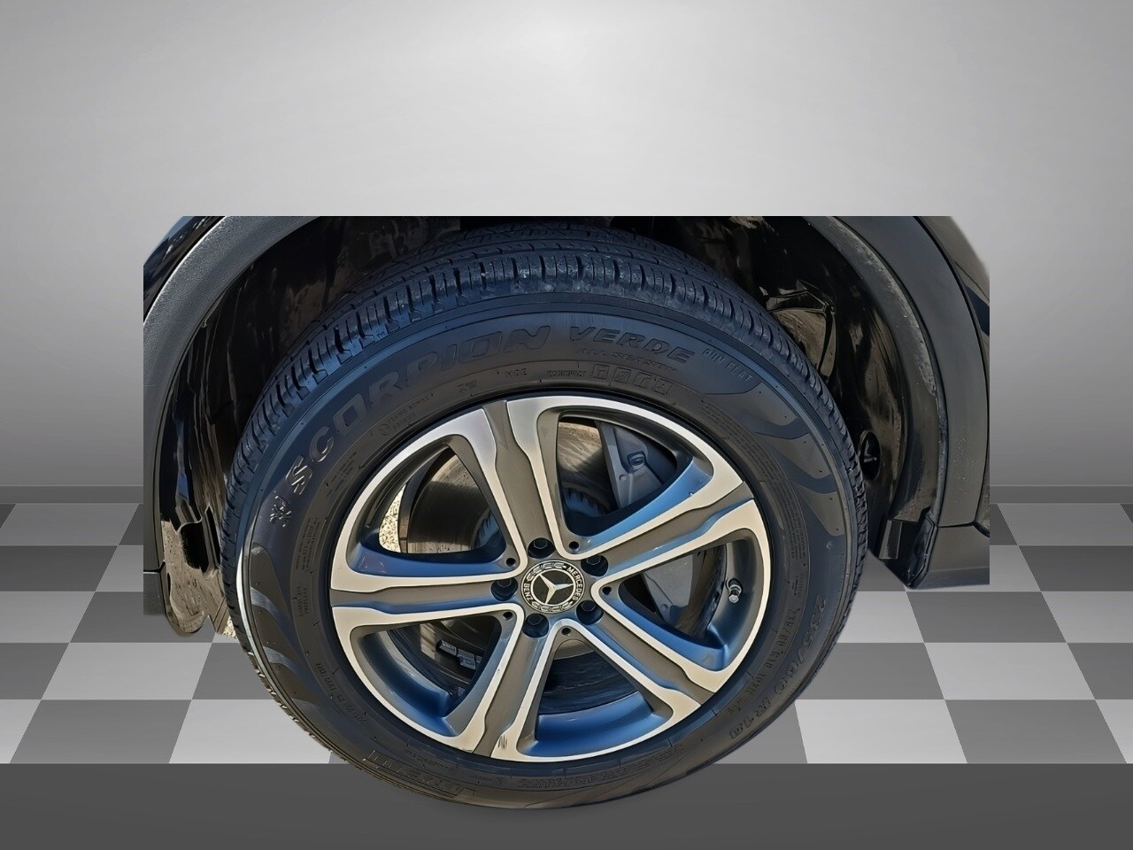 2018 Mercedes Benz GLC 300 4MATIC photo 3