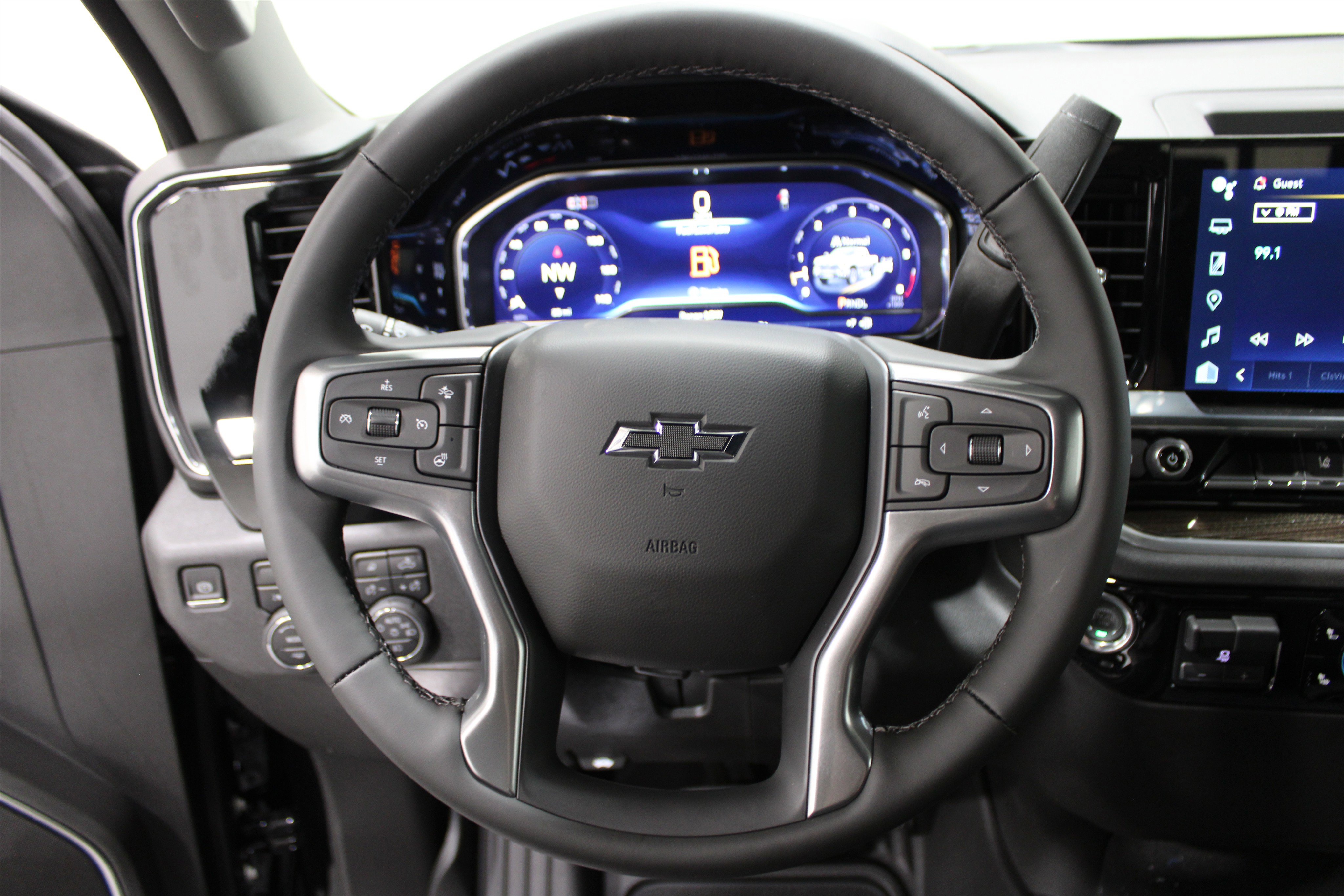 2025 Chevrolet Silverado 2500HD LT photo 7