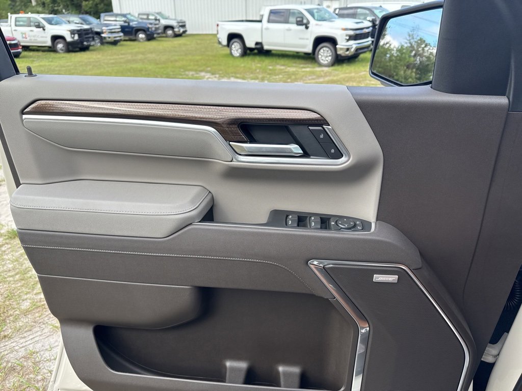 2026 Chevrolet Silverado 1500 RST photo 4