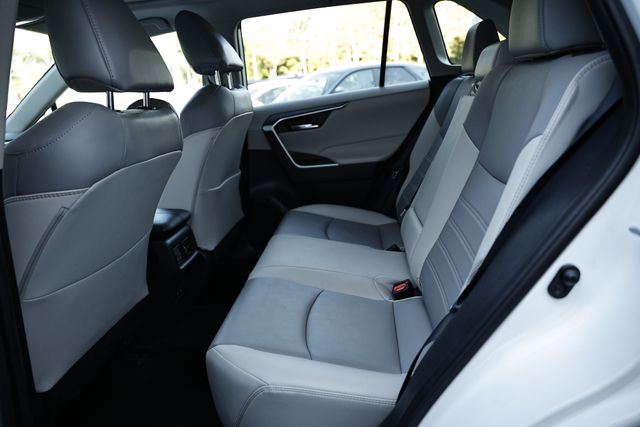 2021 Toyota RAV4 XLE Premium photo 24