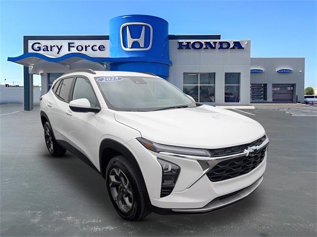 2025 Chevrolet Trax LT's photo