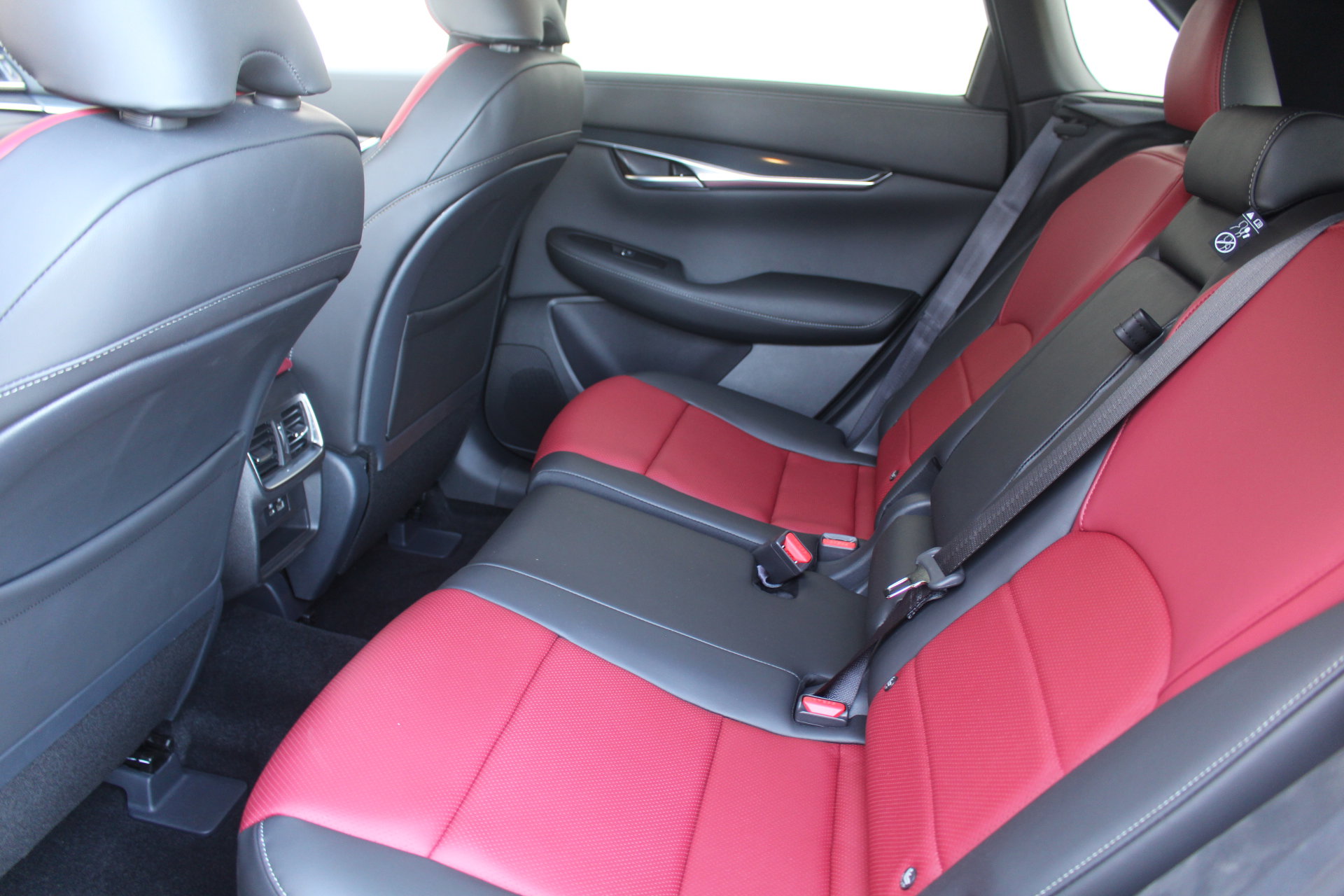 2025 Infiniti QX50 SPORT photo 13