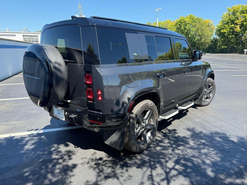 2024 Land Rover Defender 110 X-Dynamic SE photo 4