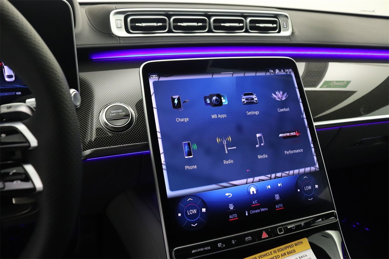 2025 Mercedes Benz S 63 e AMG photo 4