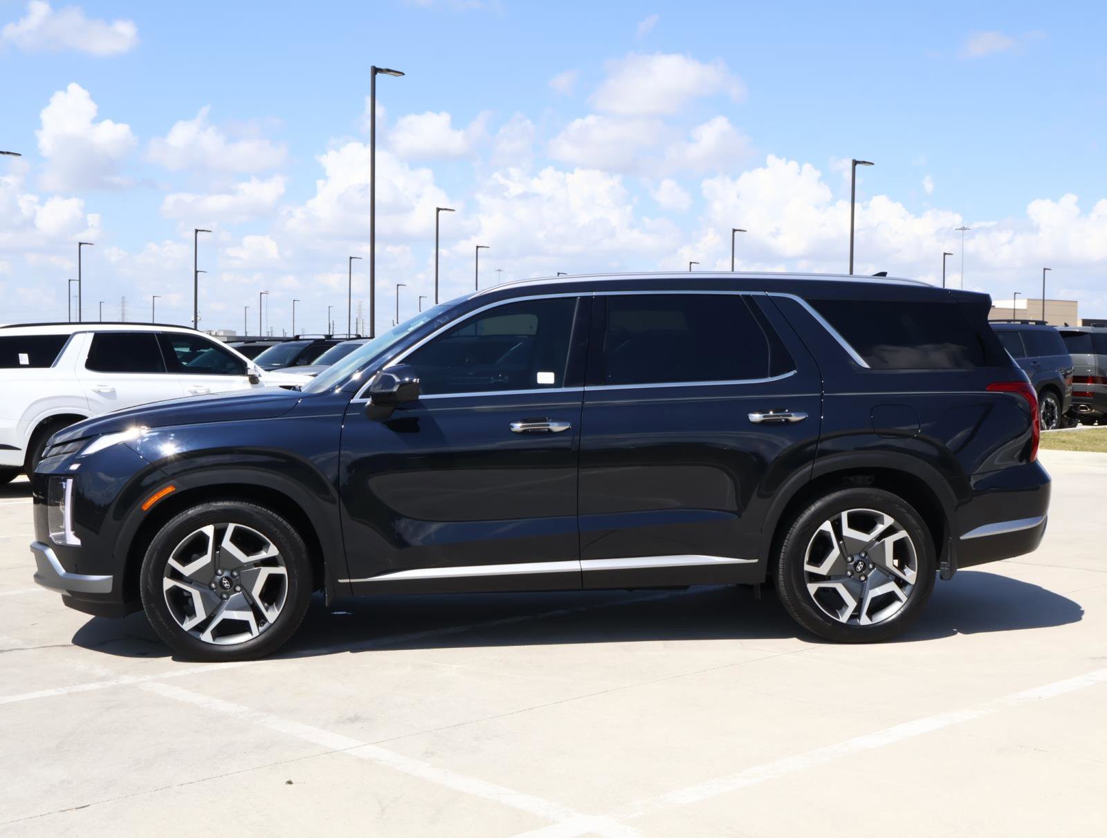 2025 Hyundai Palisade SEL photo 2