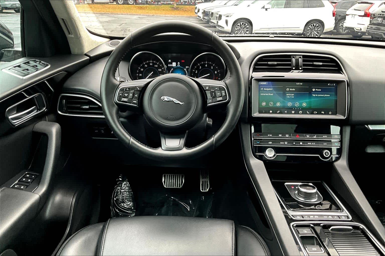 2019 Jaguar F-PACE Premium photo 4