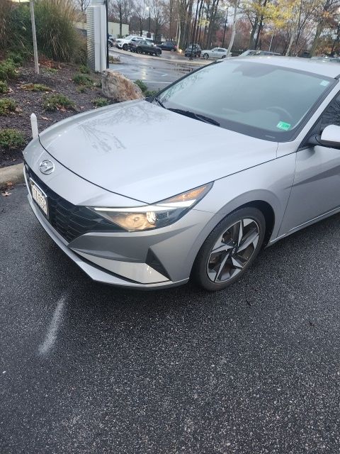 2023 Hyundai Elantra SEL Convenience photo 3