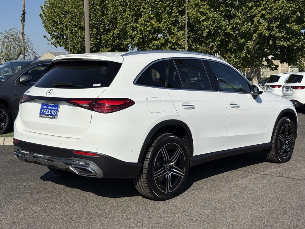 2026 Mercedes Benz GLC 300 photo 3