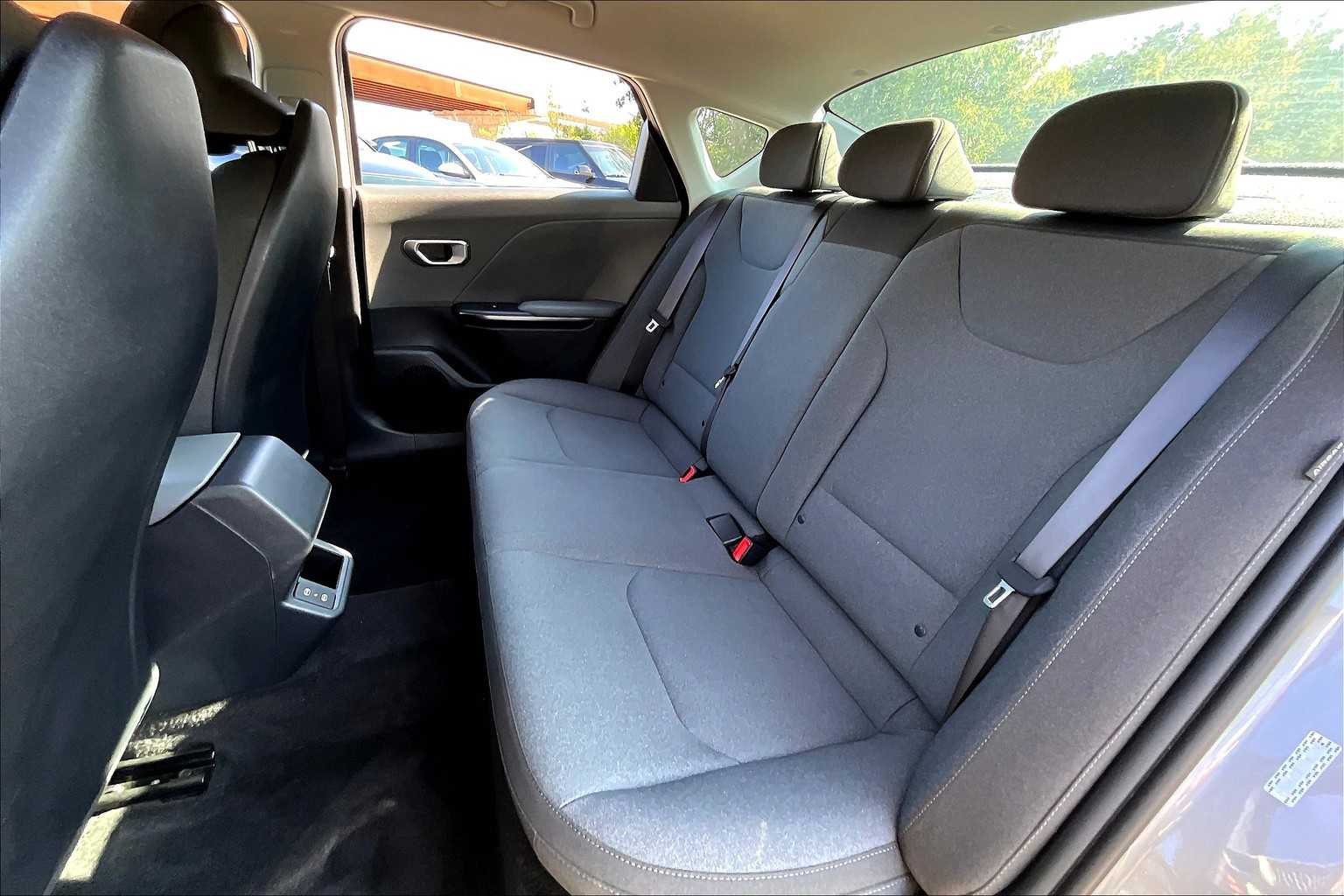2025 Kia K4 LXS photo 18