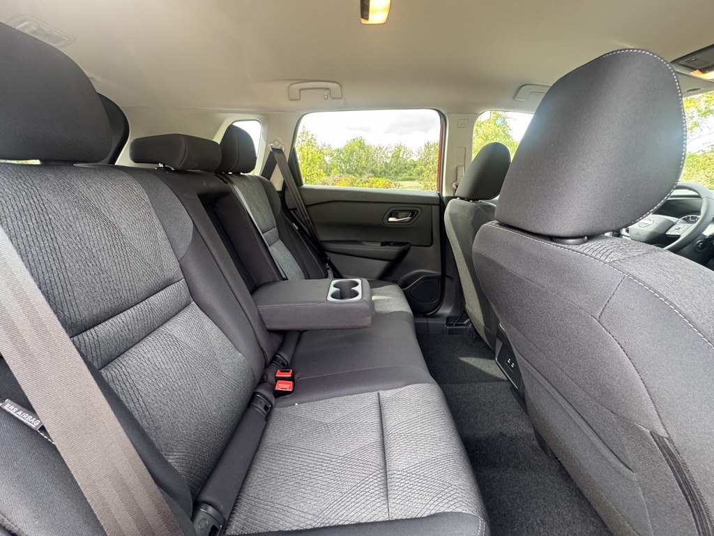 2026 Nissan Rogue SV photo 24