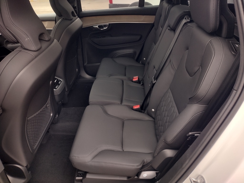 2026 VOLVO XC90 - Image 15