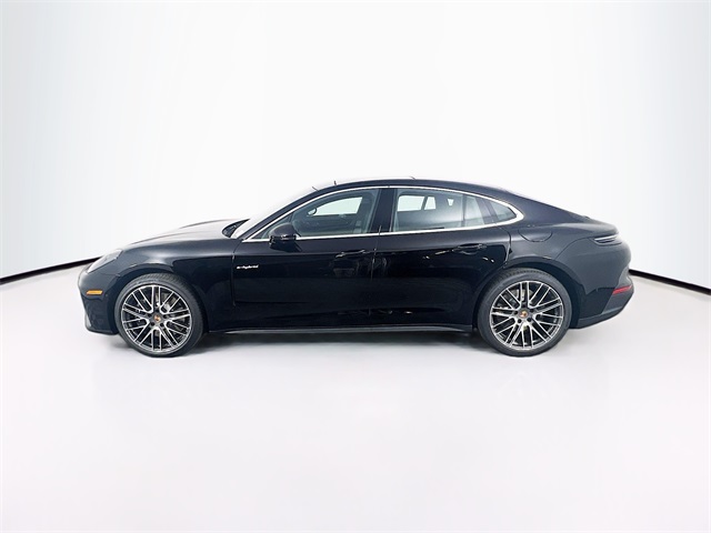 2026 Porsche Panamera E-Hybrid 4 photo 2