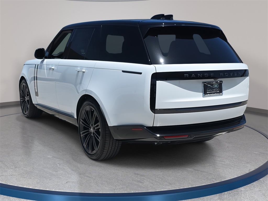 2025 Land Rover Range Rover SE photo 5