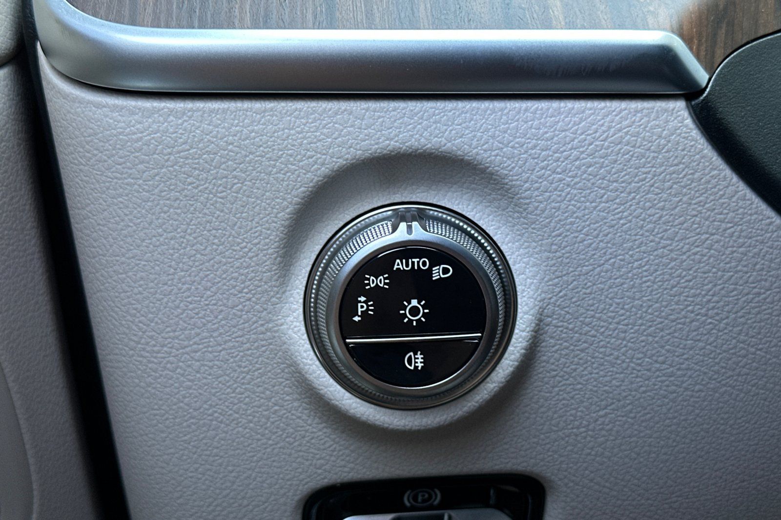 2025 Mercedes Benz C 300 Sedan photo 25