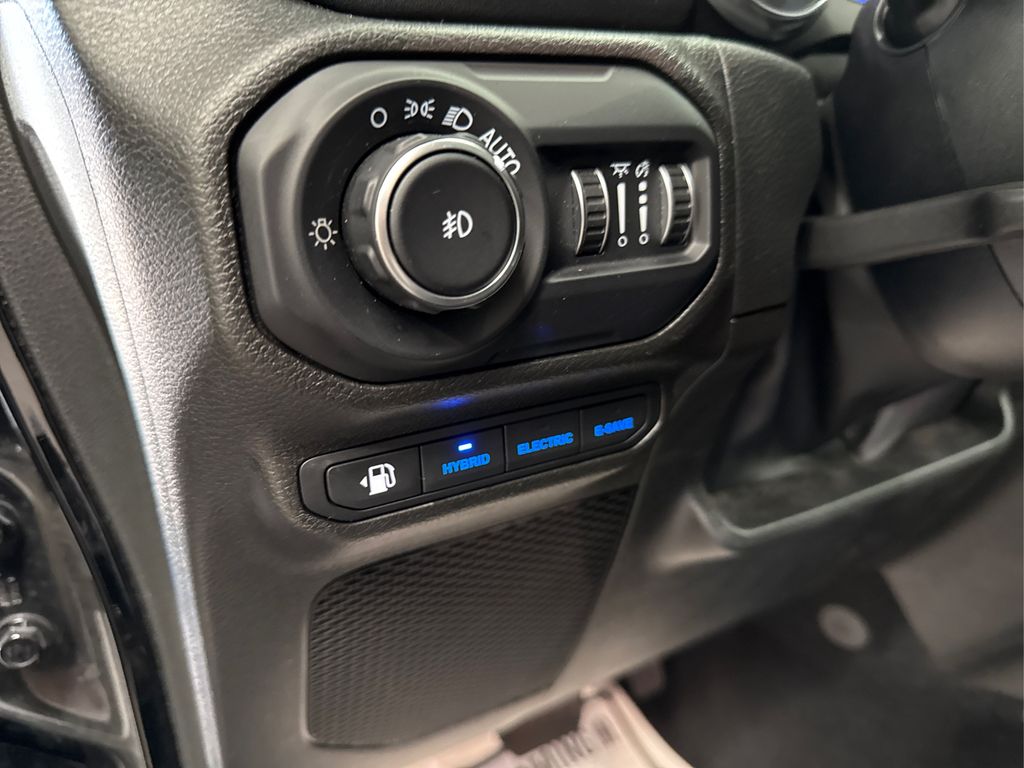 2022 Jeep Wrangler Unlimited Sahara 4xe photo 37
