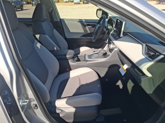 2025 Toyota RAV4 Hybrid XLE photo 24