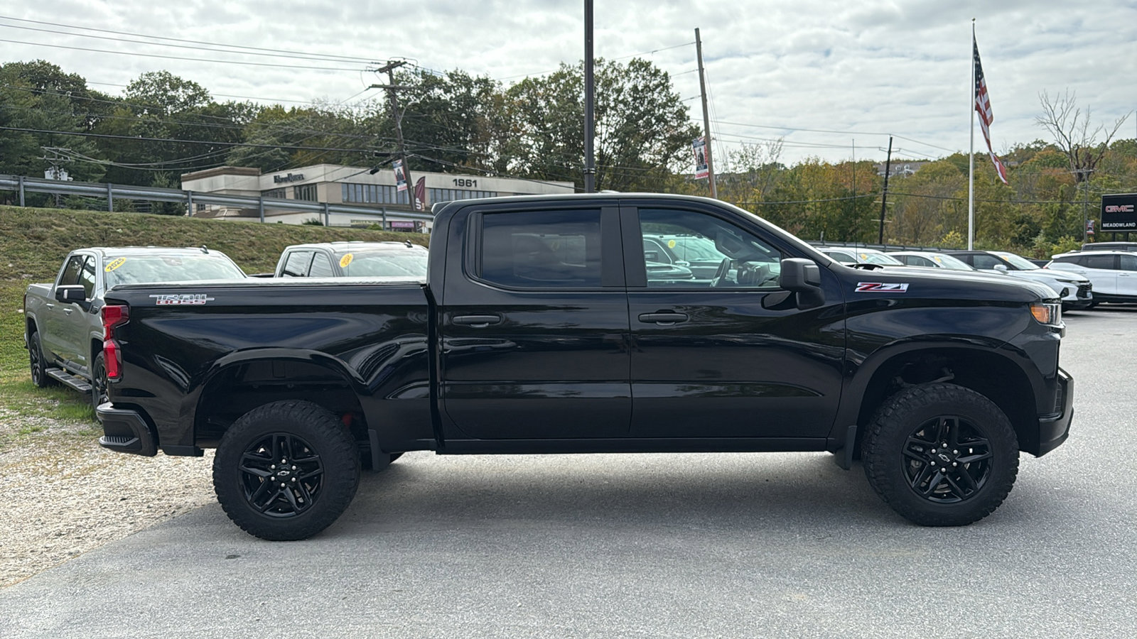 2021 Chevrolet Silverado 1500 Custom Trail Boss photo 3