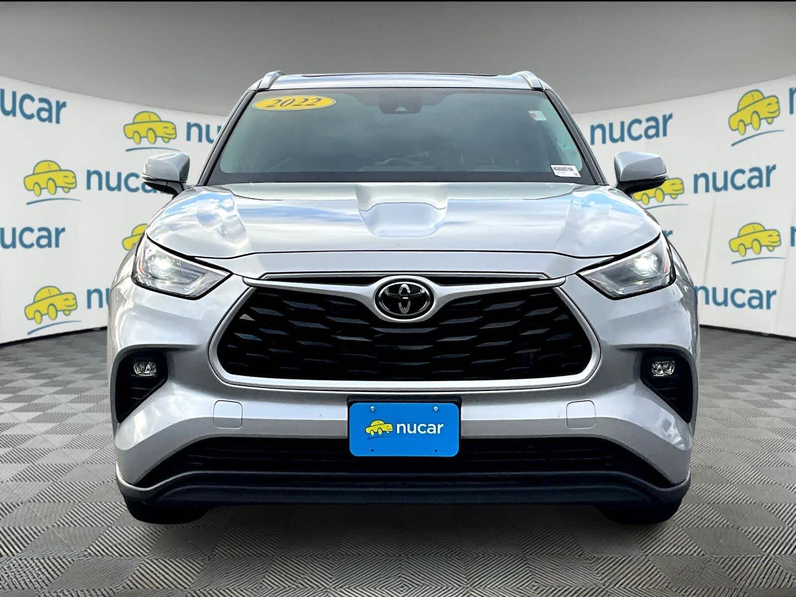 2022 Toyota Highlander XLE photo 2