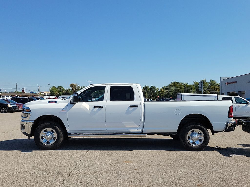 2025 Ram 2500 Tradesman photo 3
