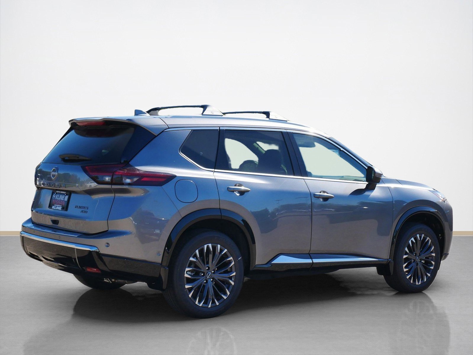 2026 Nissan Rogue Platinum photo 2