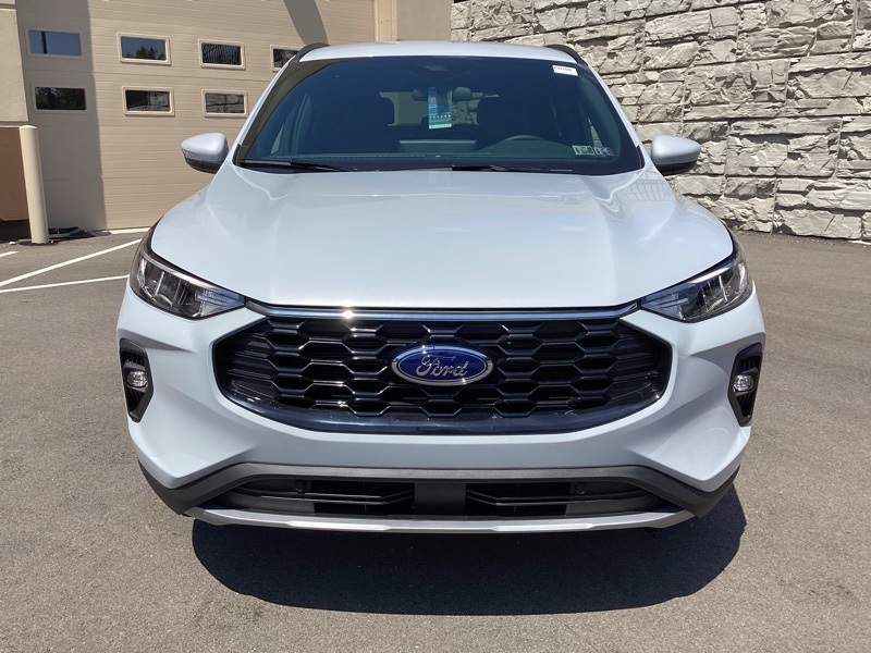 2025 Ford Escape Hybrid ST-Line Select photo 2