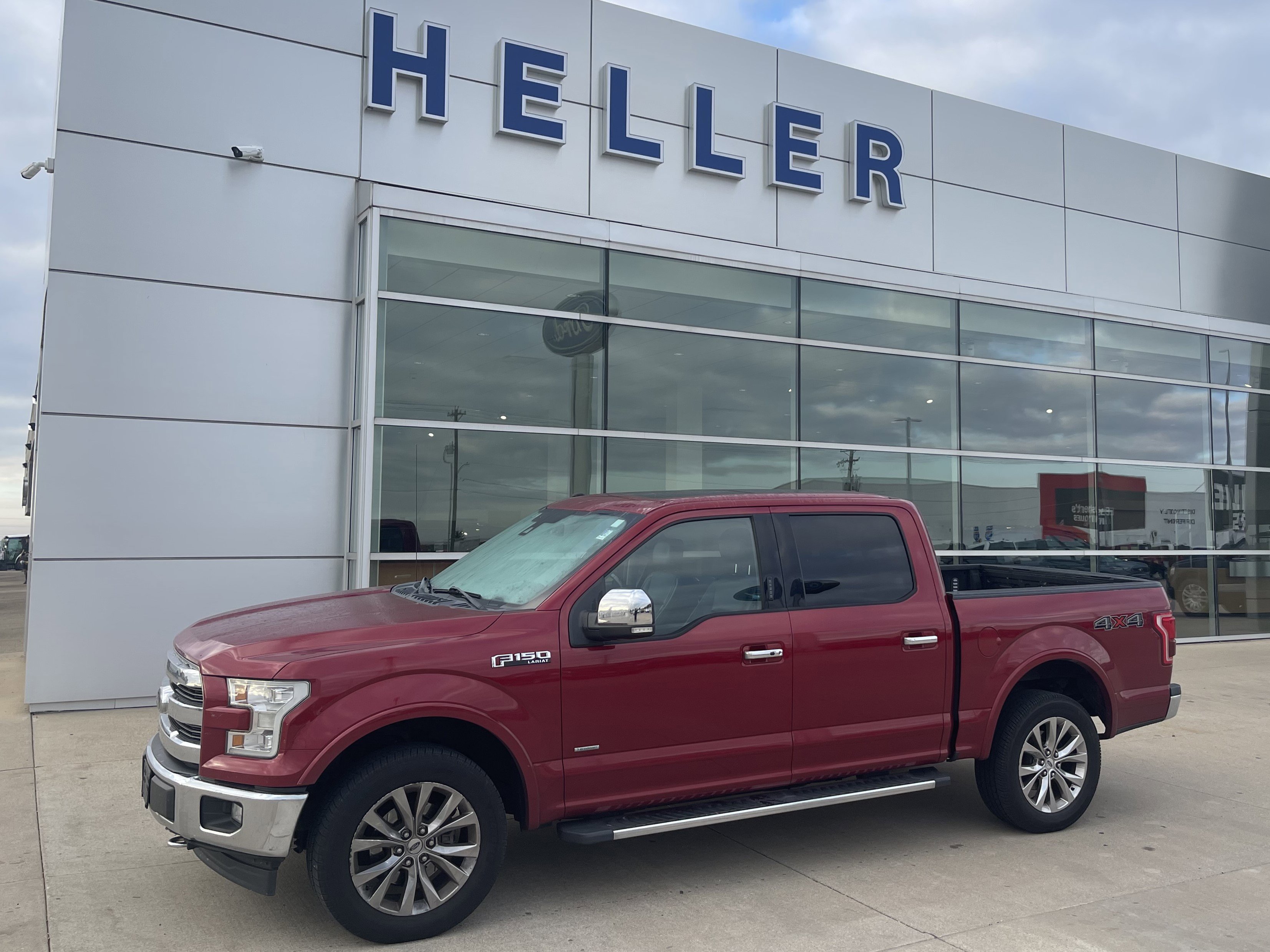 2017 Ford F-150 Lariat photo 2