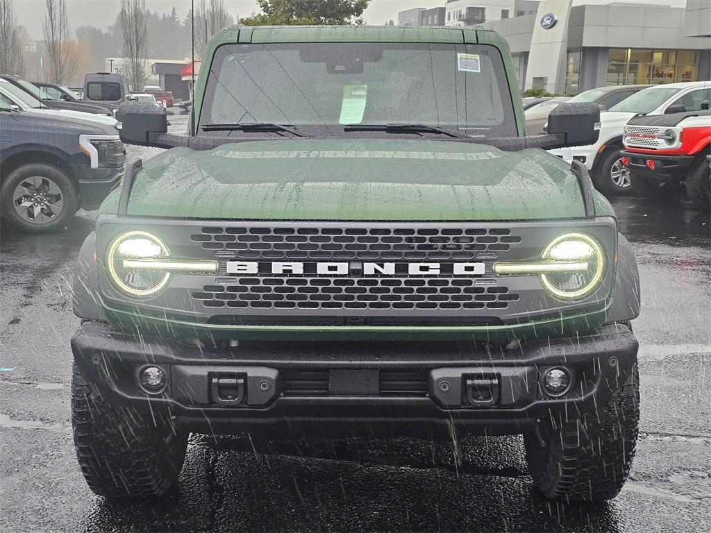 2025 Ford Bronco Badlands photo 2