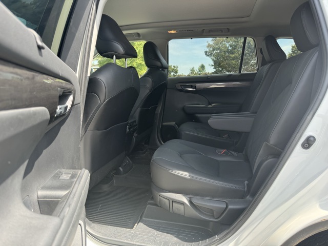 2021 Toyota Highlander Platinum photo 28