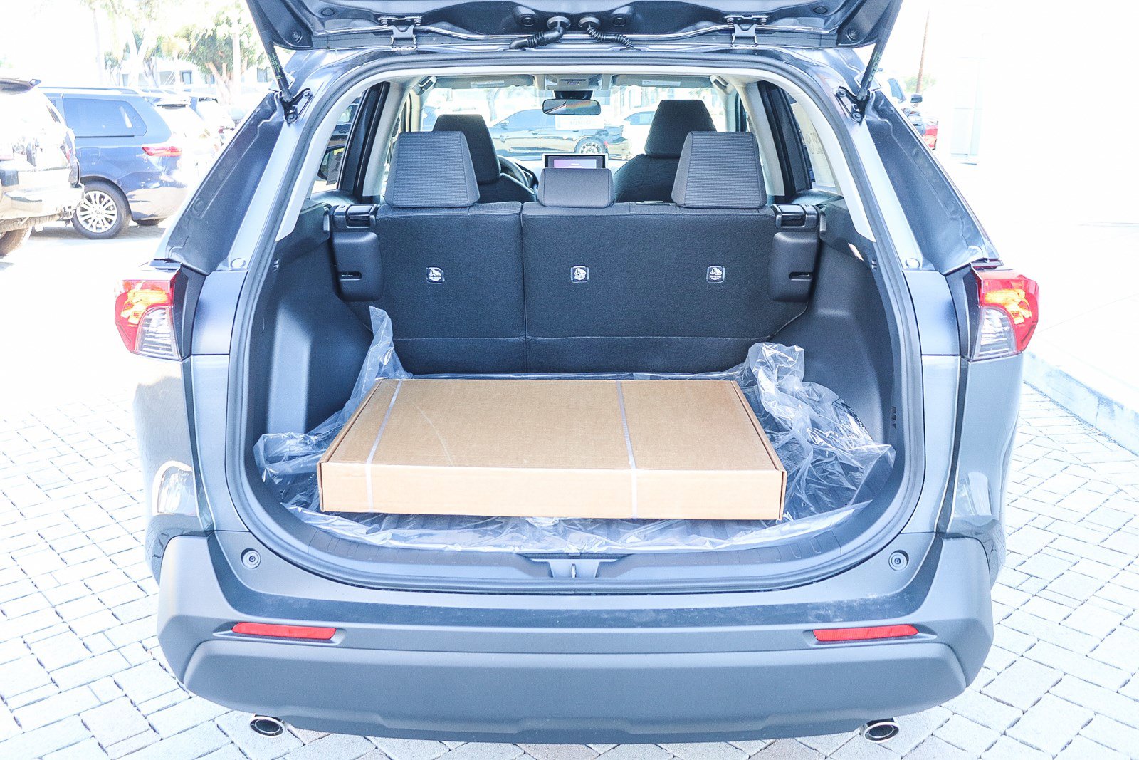 2025 Toyota RAV4 Hybrid LE photo 9