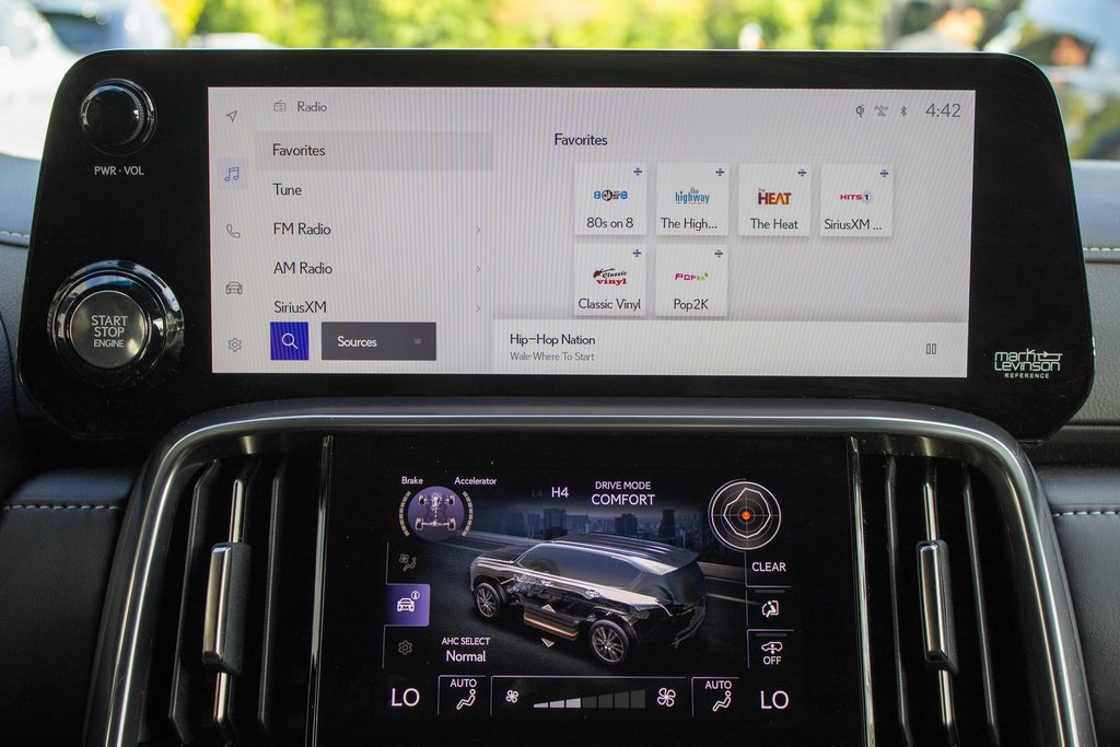 2024 Lexus LX 600 Luxury photo 16