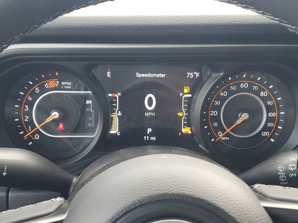 2025 Jeep Wrangler photo 36