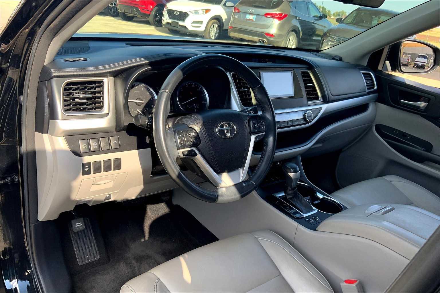 2018 Toyota Highlander XLE photo 17