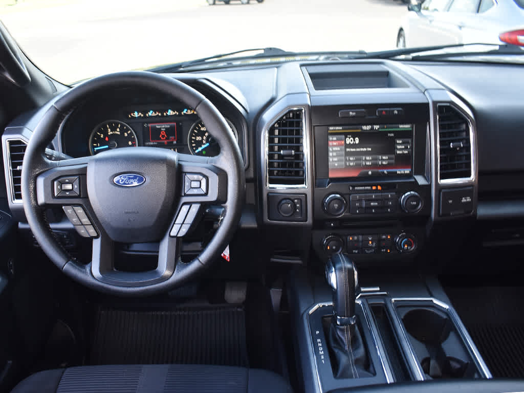 2015 Ford F-150 XLT photo 16