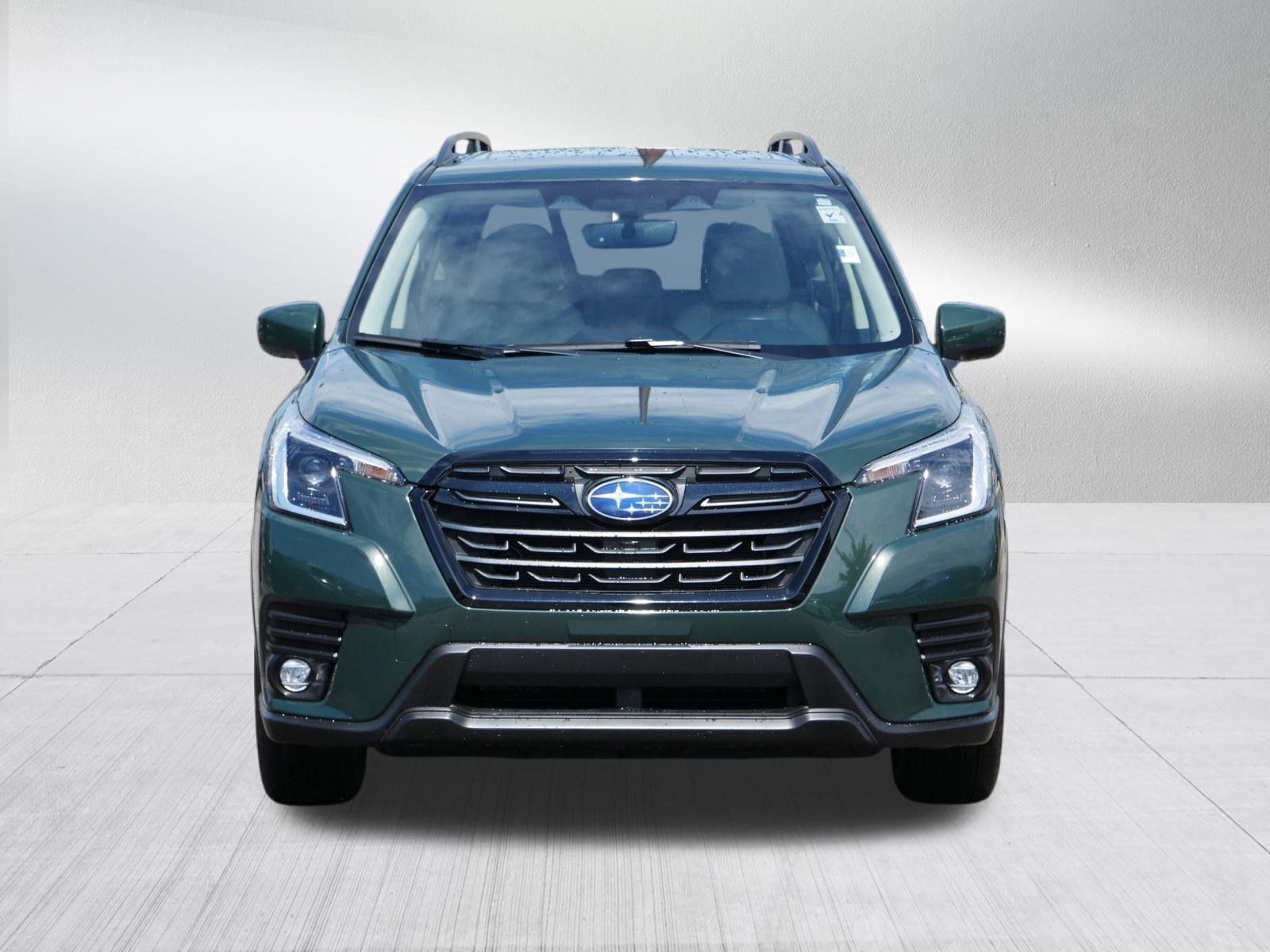 2024 Subaru Forester Premium Base photo 2