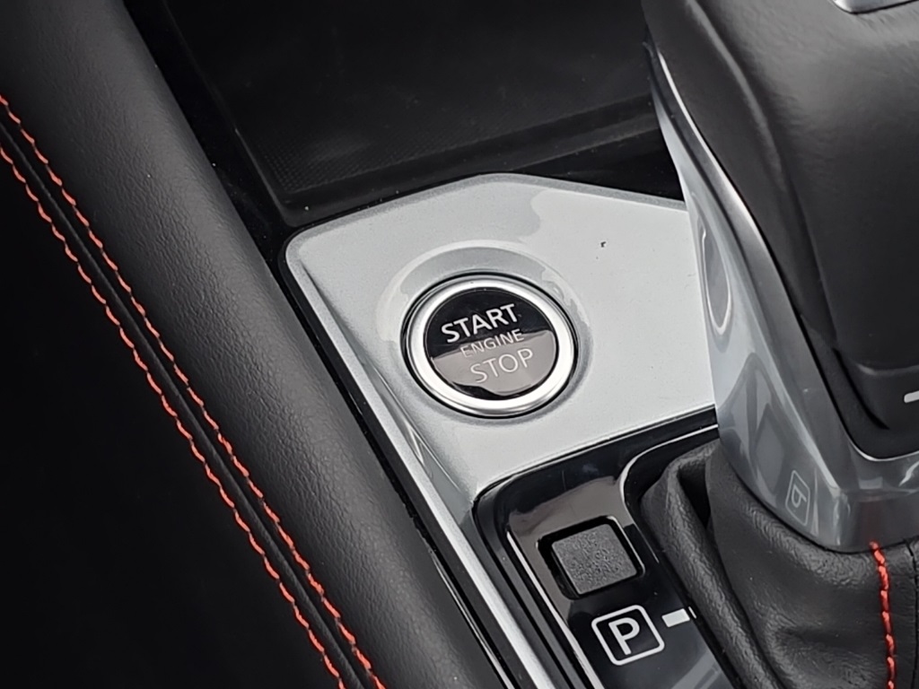 2025 Nissan Altima SR photo 7