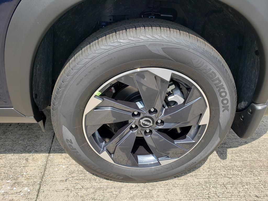 2026 Nissan Rogue SV photo 11