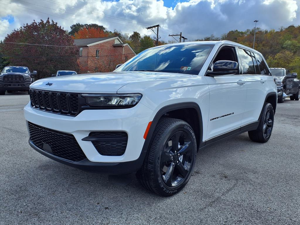 2025 Jeep Grand Cherokee Altitude X photo 2