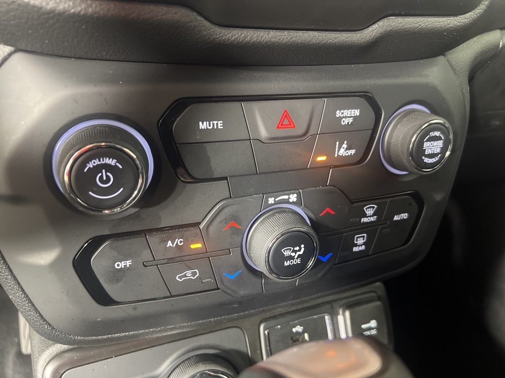 2022 Jeep Renegade Limited photo 28