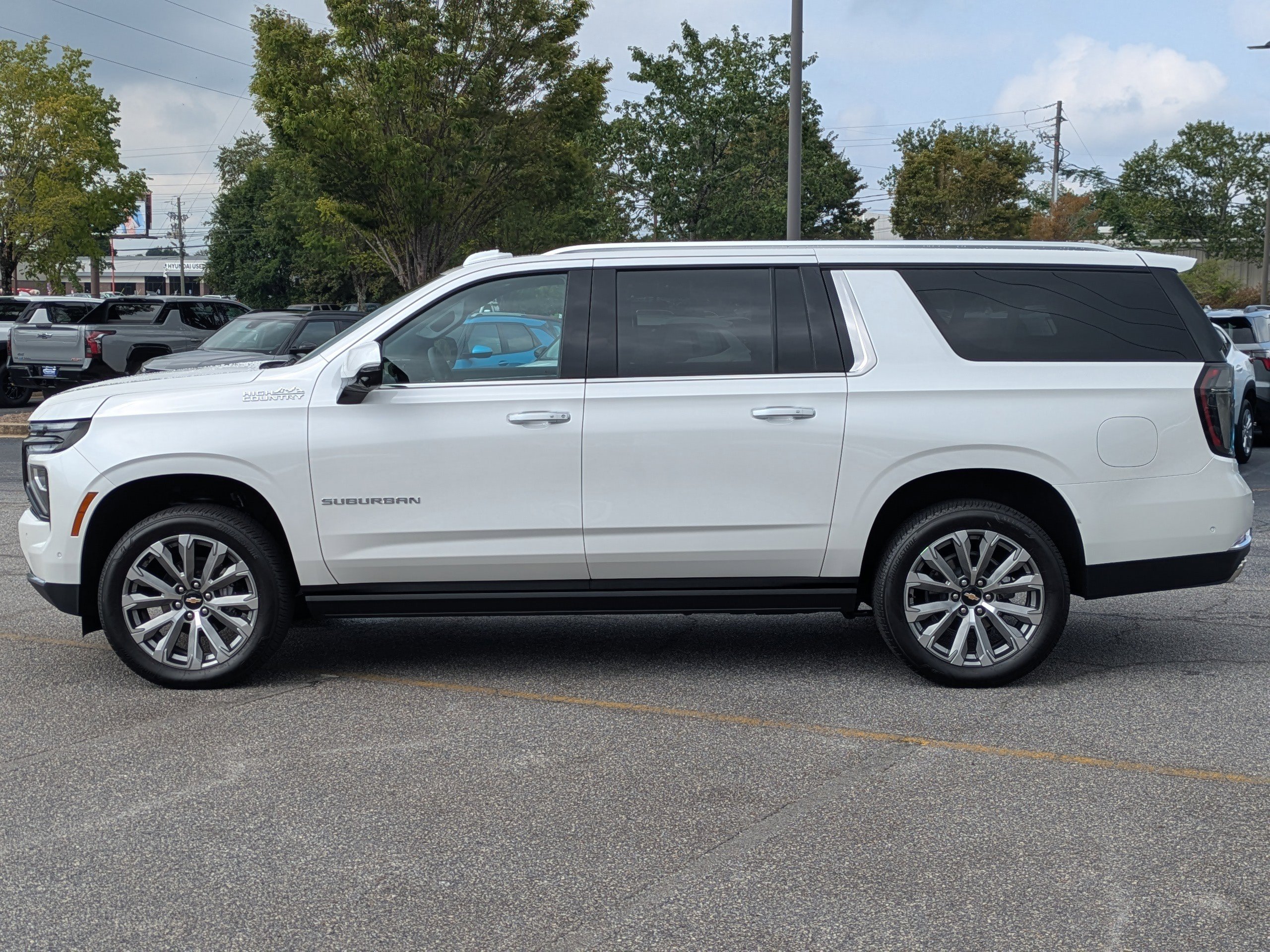 2025 Chevrolet Suburban High Country photo 6