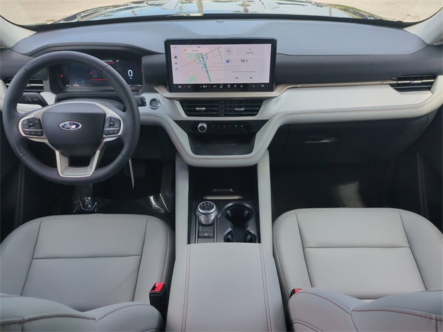 2025 Ford Explorer photo 15