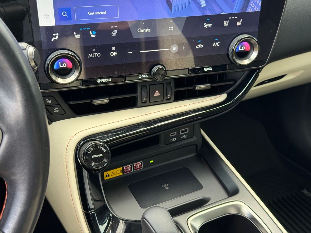 2024 Lexus NX 450h+ Luxury photo 32