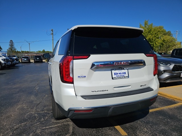 2023 Gmc Yukon SLT photo 2