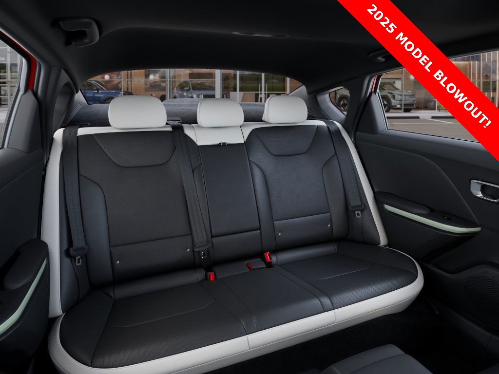2025 Kia K4 GT-Line Turbo photo 14