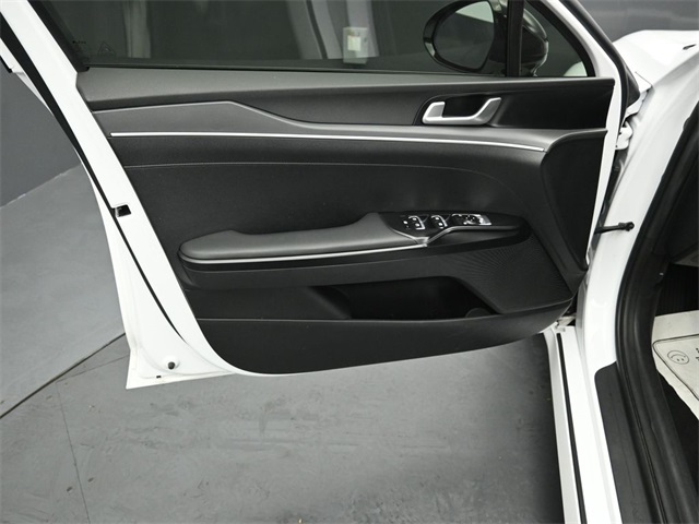 2023 KIA K5 - Image 21