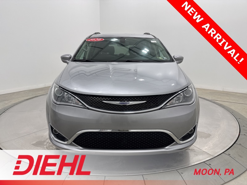 2020 Chrysler Pacifica Touring Plus photo 2