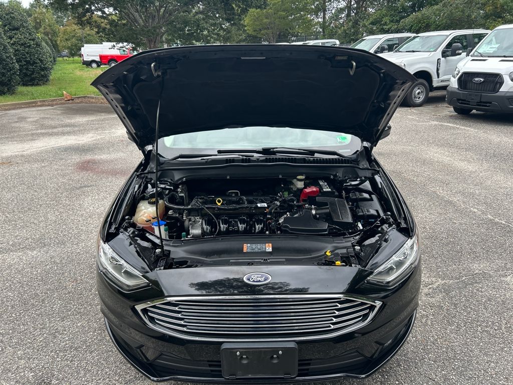 2017 Ford Fusion SE photo 10