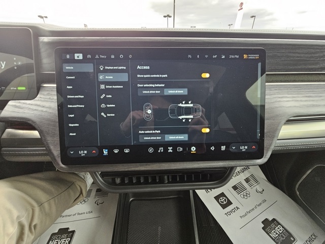 2023 Rivian R1S Adventure photo 10