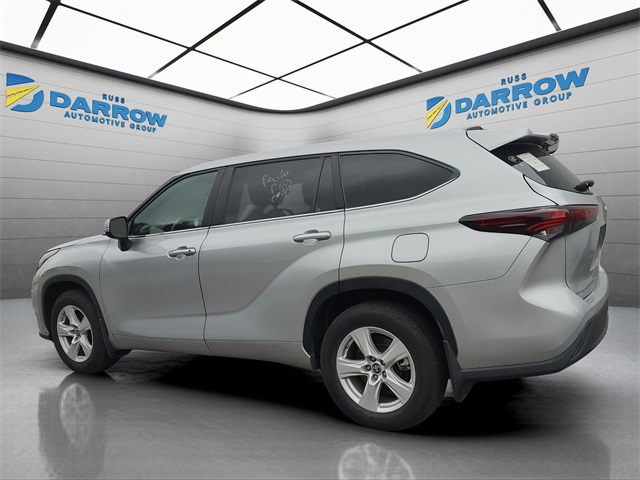 2024 Toyota Highlander LE photo 2