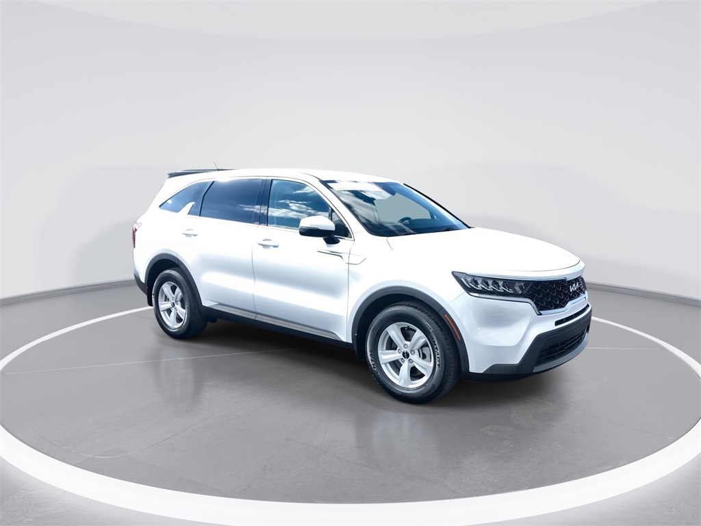 2022 Kia Sorento LX photo 2